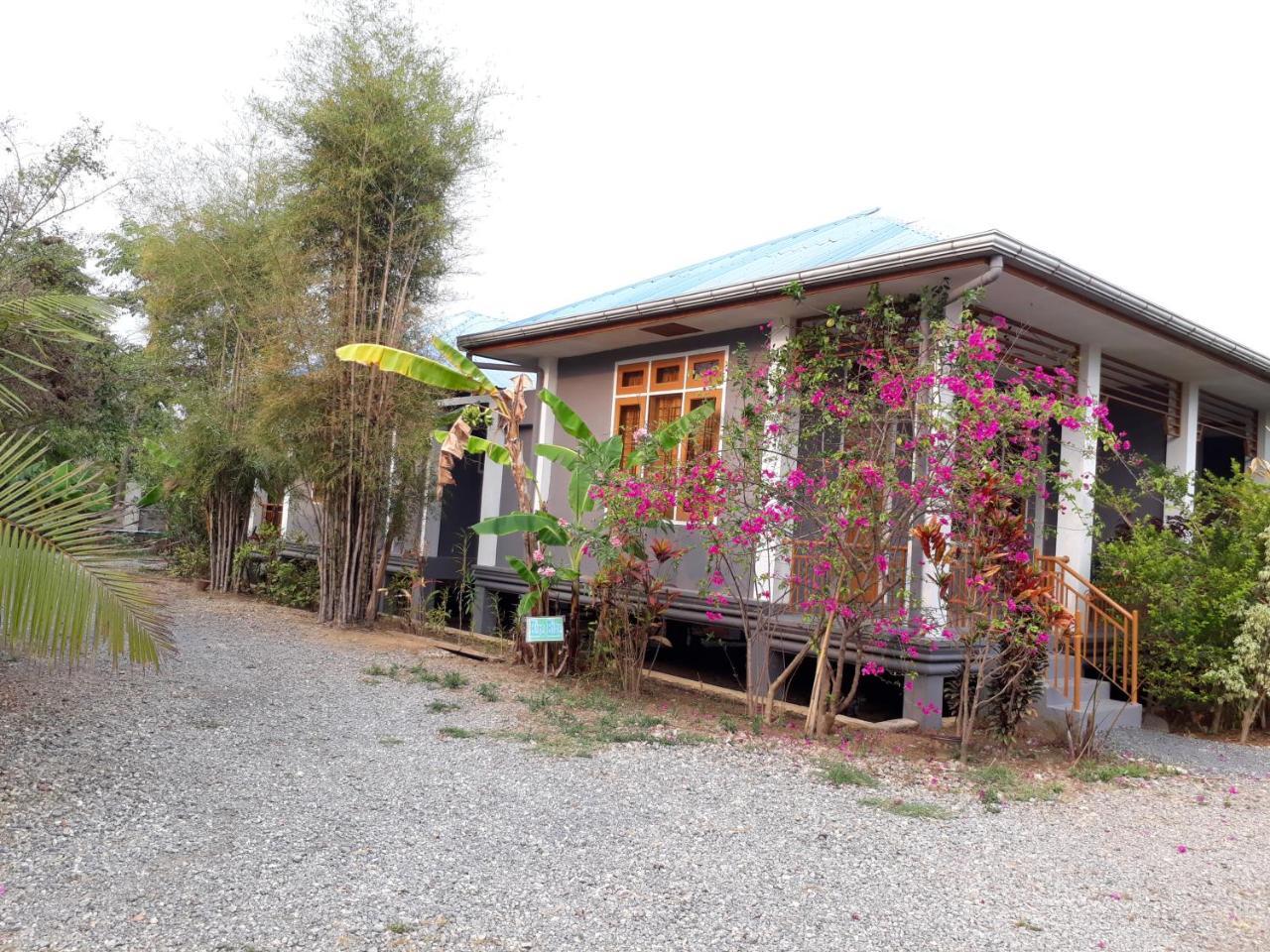 Motel Album Nyaung Shwe Exterior foto