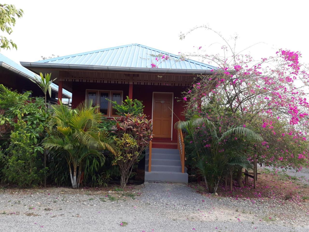 Motel Album Nyaung Shwe Exterior foto