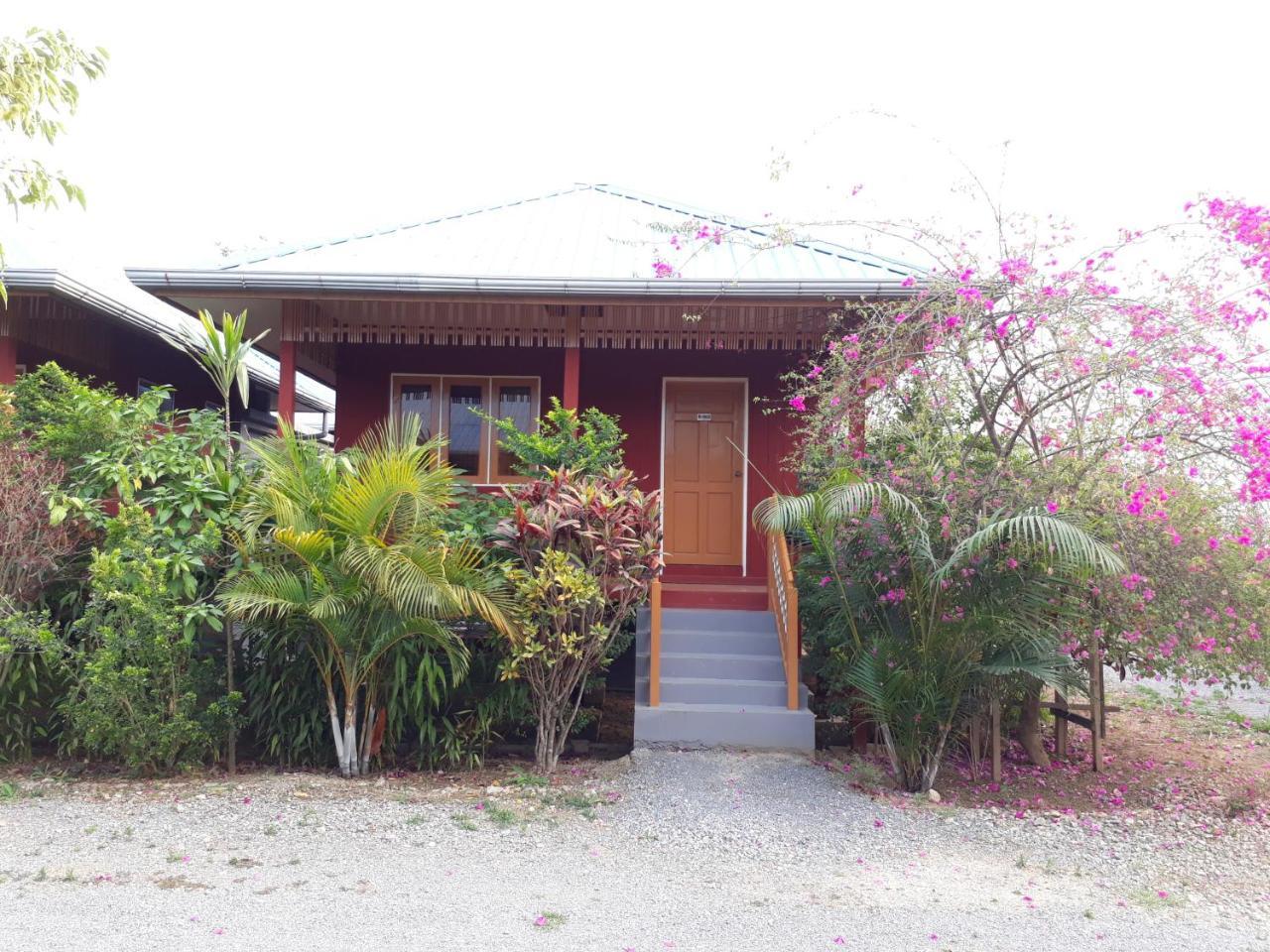 Motel Album Nyaung Shwe Exterior foto